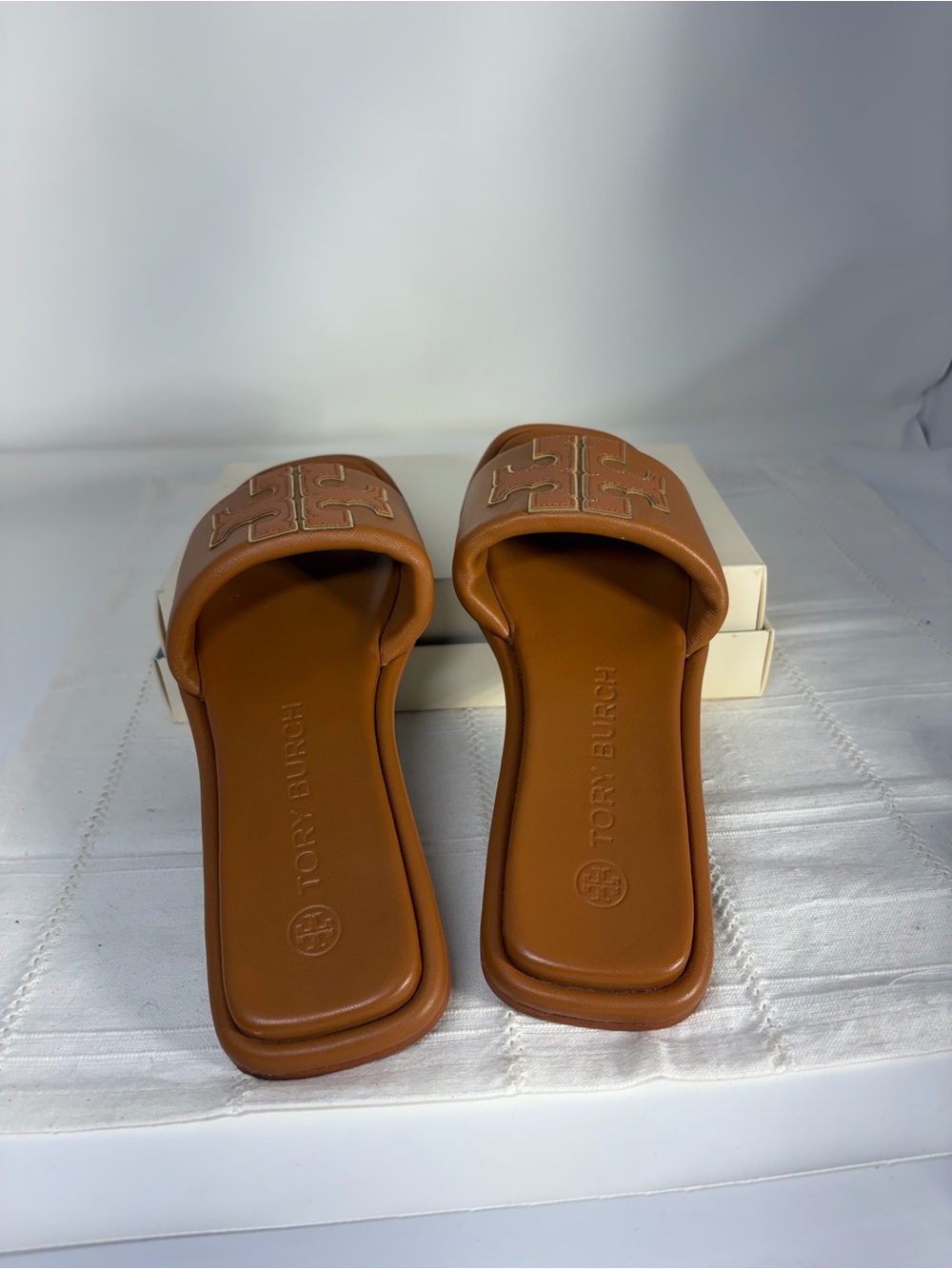 Tory Burch Tan/Brown Leather Logo Slide Sandals - Picture 2 of 7